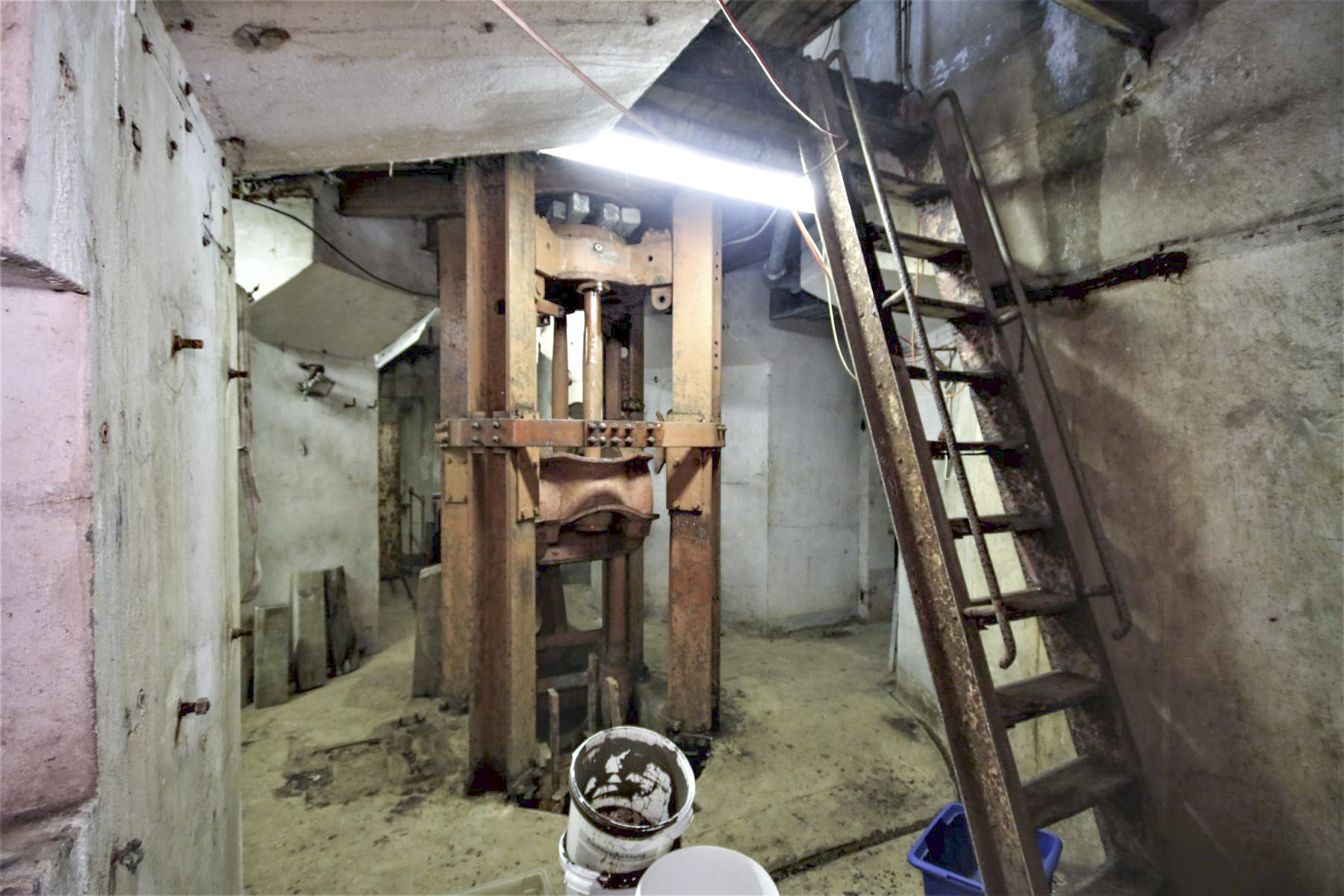 Ligne Maginot - EINSELING - A36 - (Ouvrage d'infanterie) - Etage inférieur de la tourelle de mitrailleuses - Michel & Philippe ZIMMER