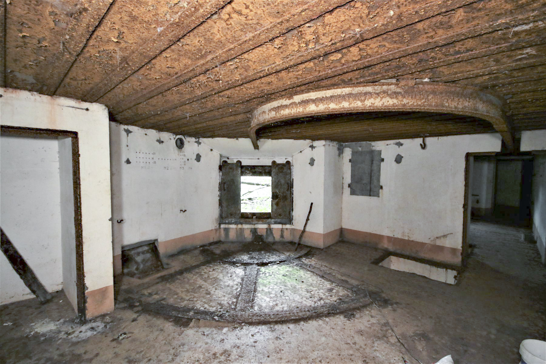 Ligne Maginot - ACA2 - STOCKEN - (Casemate d'artillerie) - Chambre de tir gauche pour canon de 75mm mle 1897 - Michel & Philippe ZIMMER