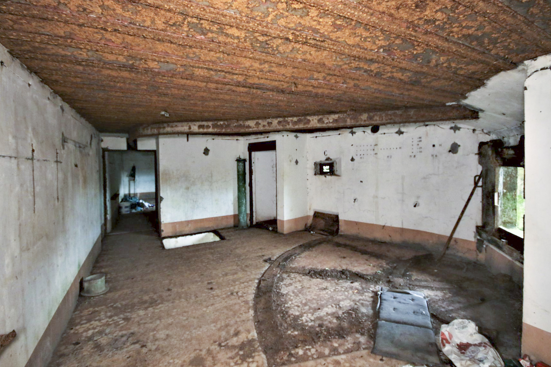 Ligne Maginot - ACA2 - STOCKEN - (Casemate d'artillerie) - Chambre de tir gauche pour canon de 75mm mle 1897 - Michel & Philippe ZIMMER