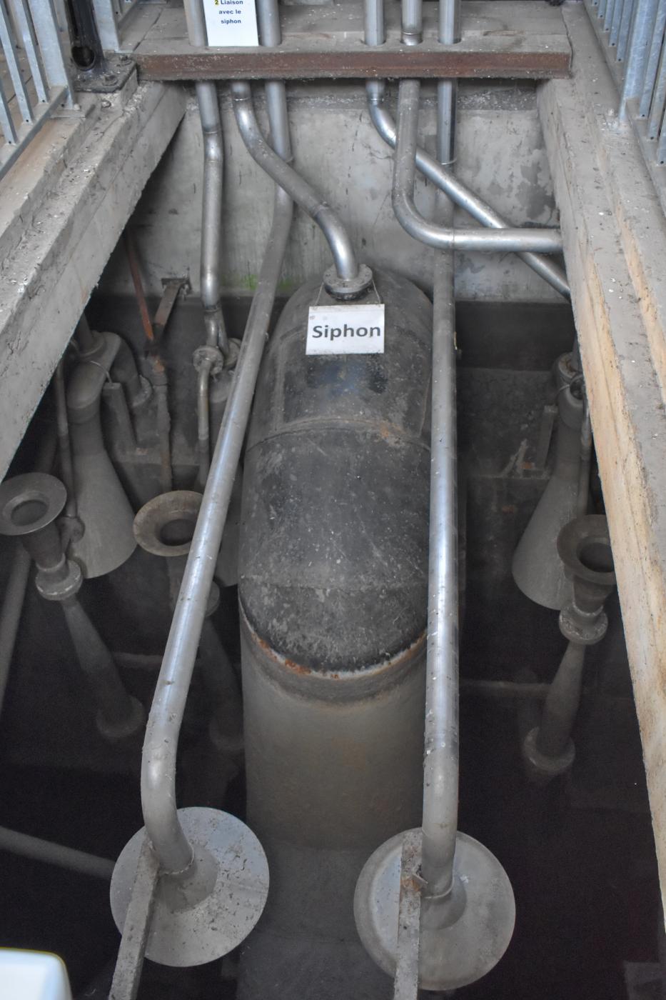 Ligne Maginot - RESERVOIR DE HOSTE-BAS - (Inondation défensive) - Vue d'un siphon et de ses conduites d'amorçage/désamorçage - Daniel Froehly