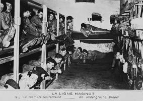 Ligne Maginot - ROCHONVILLERS - A8 - (Ouvrage d'artillerie) - Carte postale
Une chambrée
