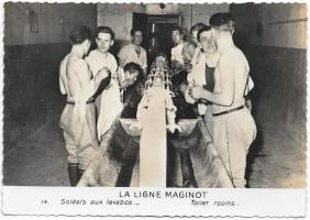 Ligne Maginot - ROCHONVILLERS - A8 - (Ouvrage d'artillerie) - Carte postale
Les sanitaires