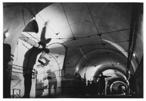 Ligne Maginot - HACKENBERG - A19 - (Ouvrage d'artillerie) - Accès au M1 depuis la galerie principale. A gauche, l'entrée de galerie du M1 dédiée aux plateformes Péchot chargées.