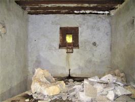 Ligne Maginot - M113N - LA BARRIERE 2 - (Blockhaus pour arme infanterie) - La chambre de tir
Sous le créneau un axe pivot prévu pour un affut mobile