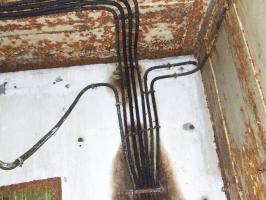 Ligne Maginot - TETING - A38 - (Ouvrage d'infanterie) - Bloc 1
Les restes de câblages.