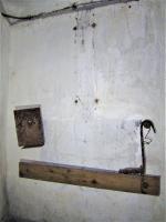 Ligne Maginot - BAMBIDERSTROFF SUD - C71 - (Casemate d'infanterie) - Central téléphonique
Support du matériel installé par les allemands
On distingue les ancrages du central d'origine