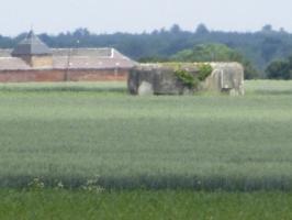 Ligne Maginot - B568BIS - PRE AULNOIS - (Blockhaus pour arme infanterie) - Photo prise de la D 932 - Route de Maubeuge.