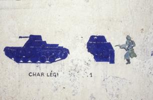 Ligne Maginot - COUME VILLAGE - A29 - (Ouvrage d'infanterie) - Chambre de tir
Un obus  un char
Instructions et silhouettes