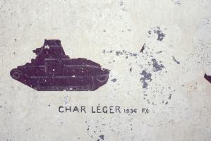 Ligne Maginot - COUME VILLAGE - A29 - (Ouvrage d'infanterie) - Chambre de tir
Un obus  un char
Instructions et silhouettes