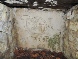 Ligne Maginot - GUNGLINGERBERG 6 - (Cuve pour arme d'infanterie) - Une gravure du 16èm BCP dans la niche à munitions.
