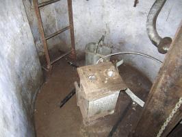 Ligne Maginot - HUBERBUSCH SUD - C59 - (Casemate d'infanterie) - Cloche GFM Sud
Caisson et panier de récupération des douilles