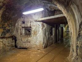 Ligne Maginot - MICHELSBERG - A22 - (Ouvrage d'artillerie) - Entrée du casernement et blockhaus FM de défense intérieur à l'extrémité de la galerie de l'entrée mixte