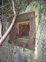 Ligne Maginot - RAUCOURT - (Stand de tir) - Le mur de tir pour armement de forteresse. 
Vue coté intérieur de l'une des trémies spécifiques à l'armement de forteresse