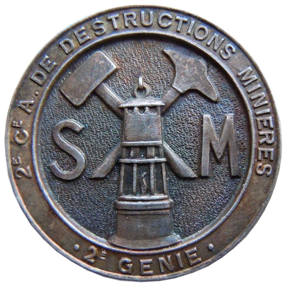 Ligne Maginot - Insigne de la 2° CADM - Insigne de la 2° Compagnie Auxiliaire de Destructions Minières
Fabrication A Bogner - Rue des Clercs à Metz