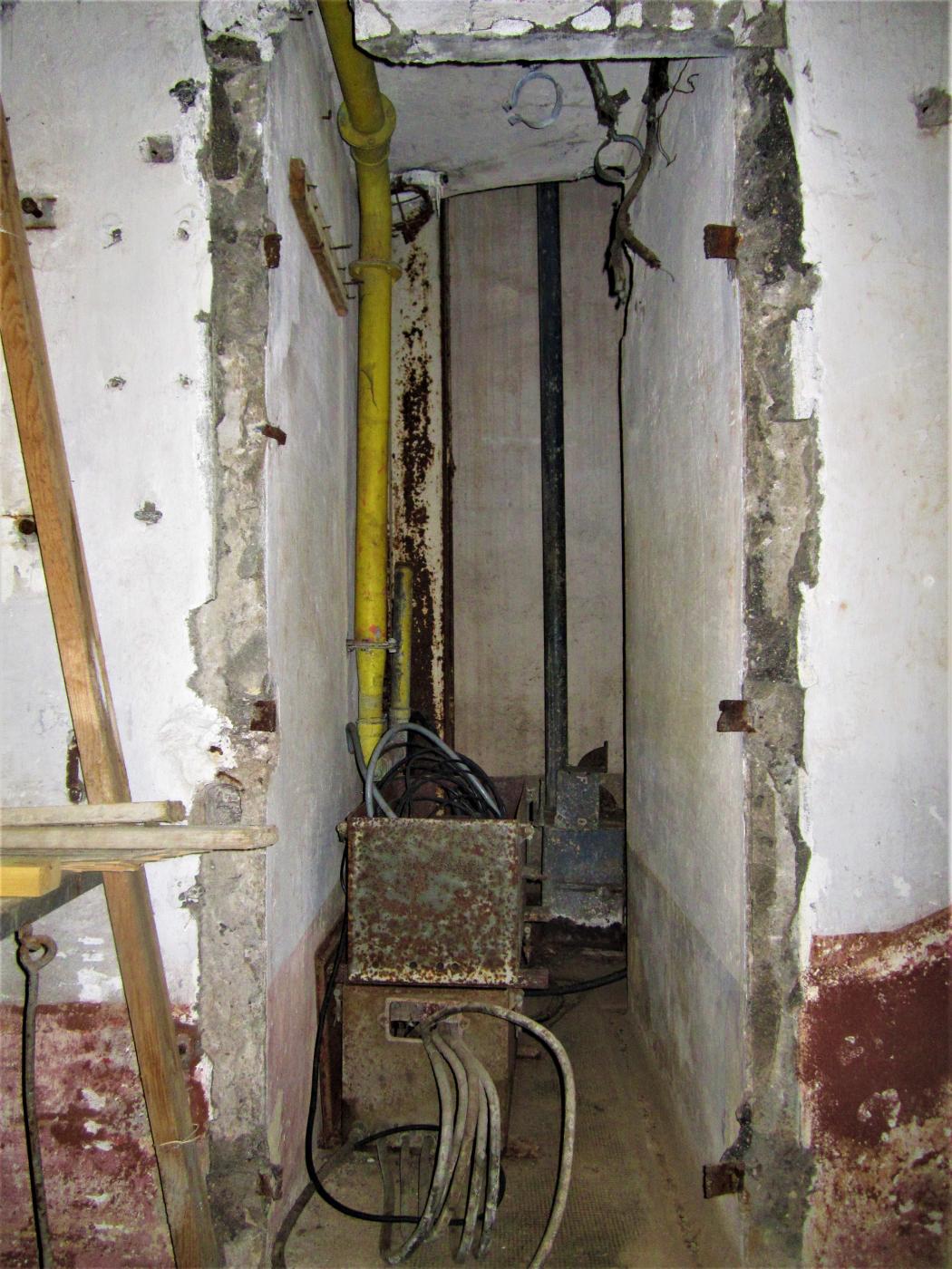 Ligne Maginot - EINSELING - A36 - (Ouvrage d'infanterie) - Etage inférieur
Accès à la cloche GFM Ouest - Gregory Fuchs