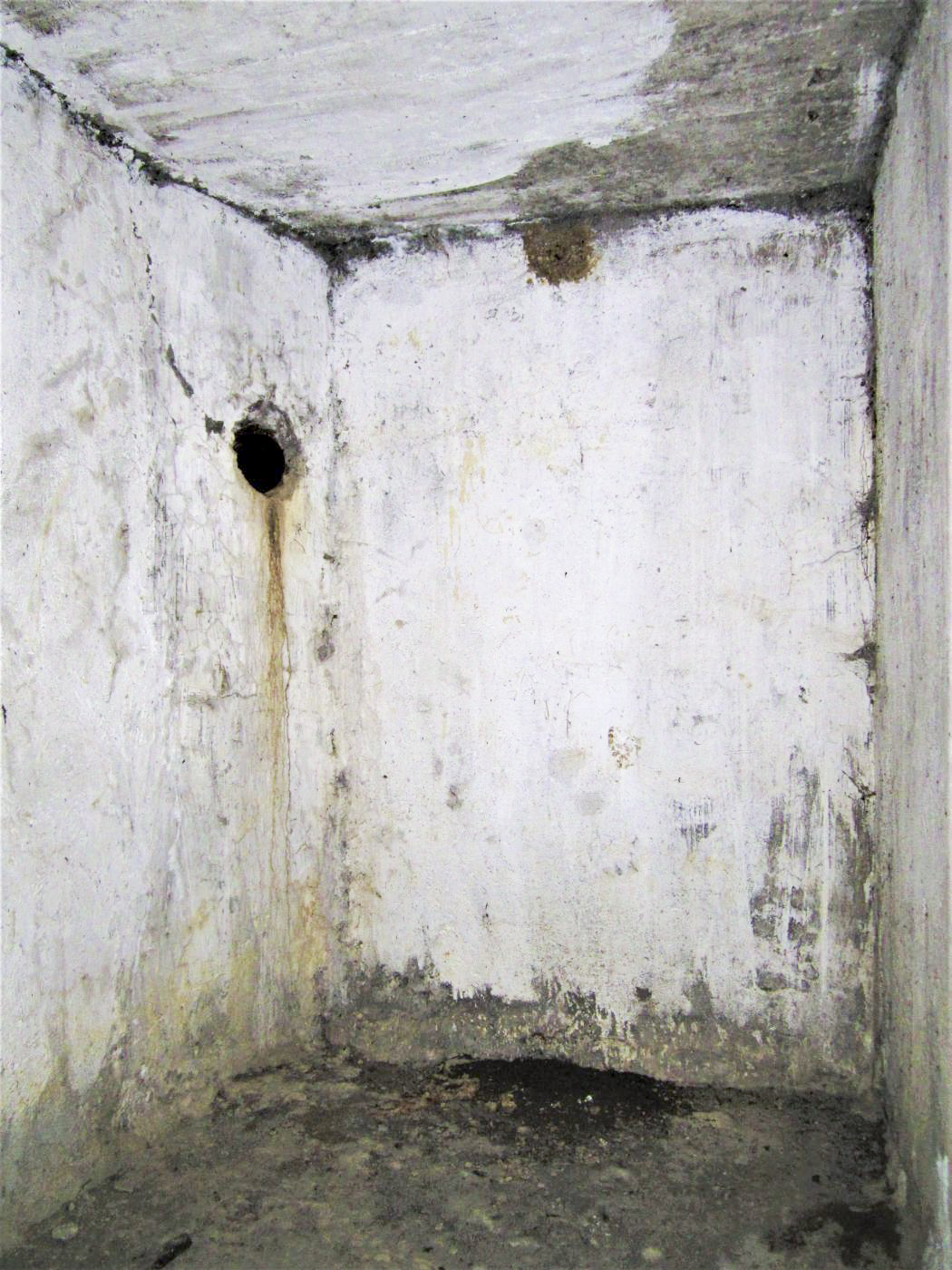 Ligne Maginot - AB28 - (Blockhaus pour canon) - Local ventilateur et munitions de 47 - Gregory Fuchs