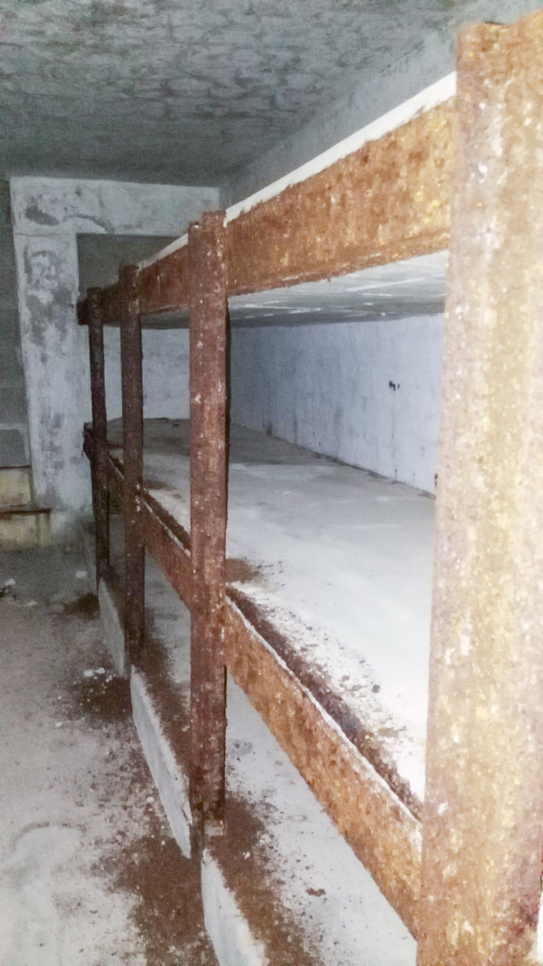 Ligne Maginot - BATTERIE DE LA CITADELLE DE BONIFACIO - (Position d'artillerie préparée) - Intérieur droit d'une soute. - ANDRE Philippe