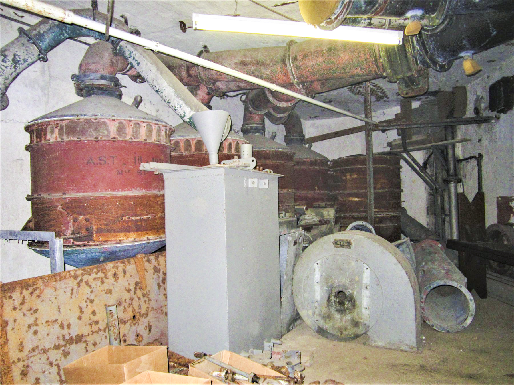 Ligne Maginot - EINSELING - A36 - (Ouvrage d'infanterie) - Local de neutralisation
Batterie de filtres - Gregory Fuchs