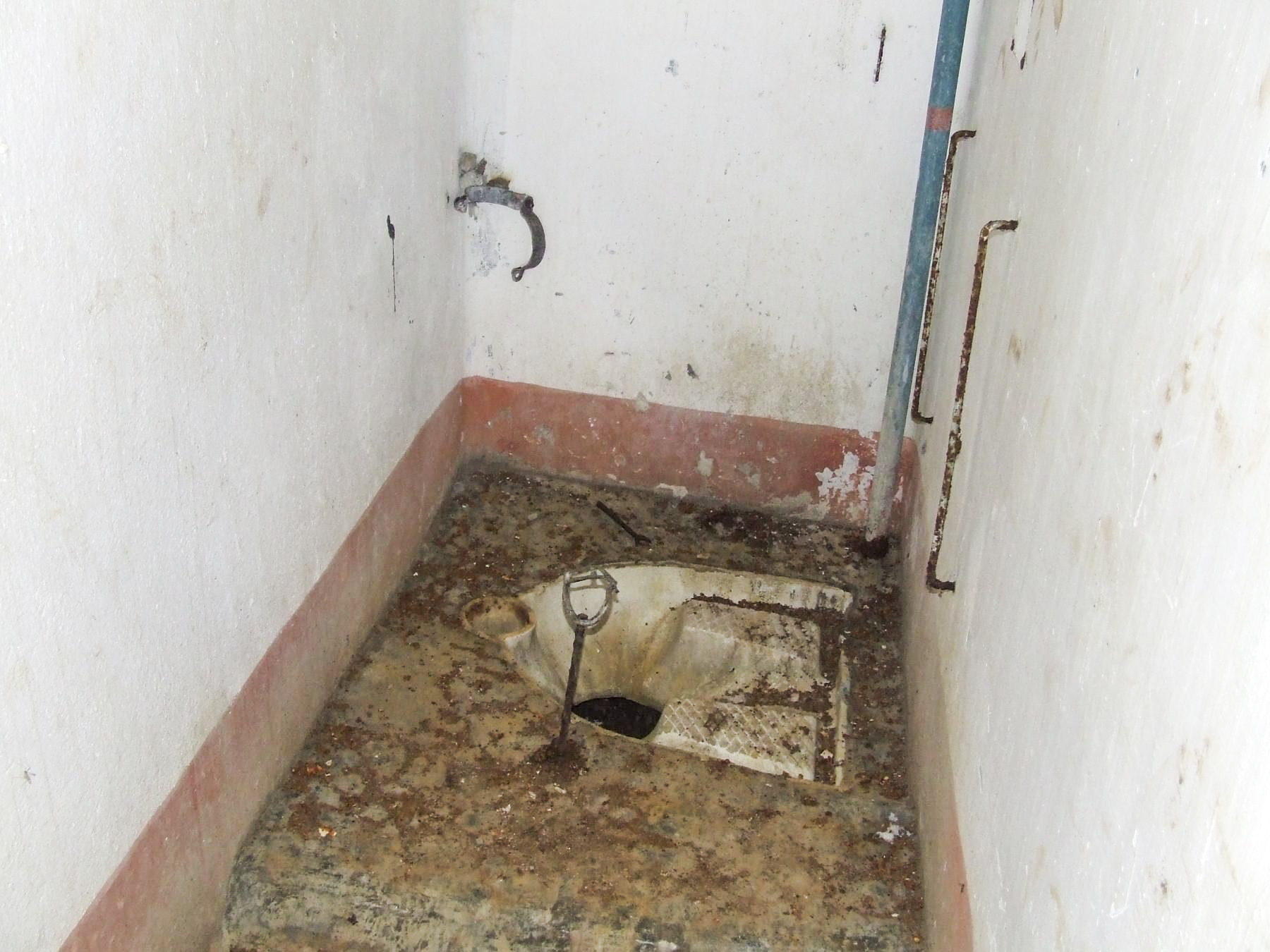 Ligne Maginot - TETING - A38 - (Ouvrage d'infanterie) - Bloc 1
Les latrines - STENGER Mathieu