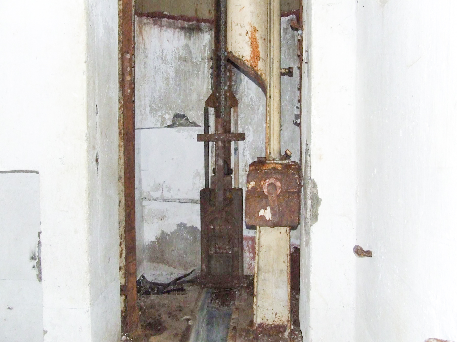 Ligne Maginot - TETING - A38 - (Ouvrage d'infanterie) - Bloc 1
La cloche AM Est. - STENGER Mathieu