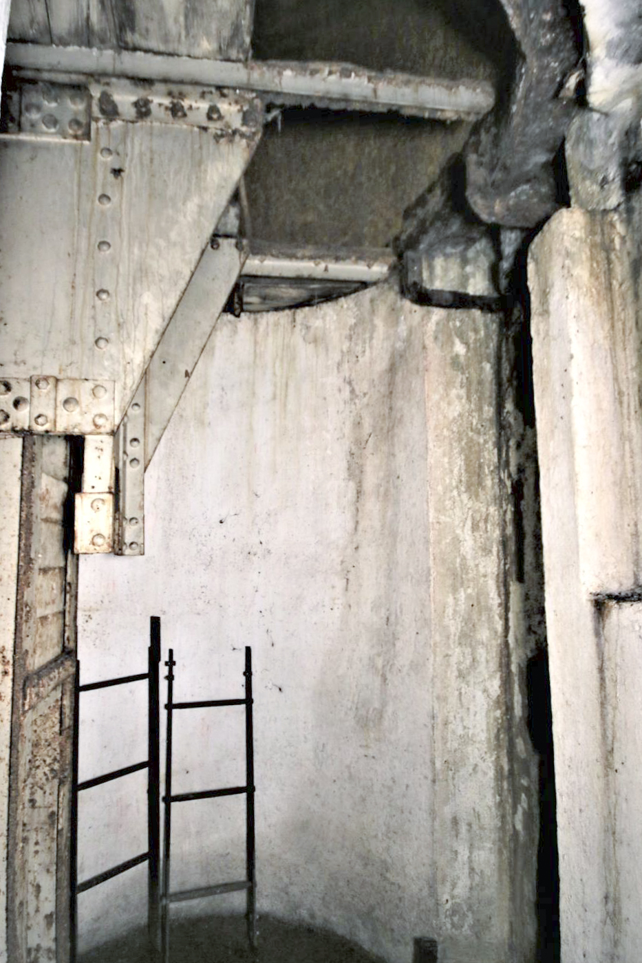 Ligne Maginot - BAMBIDERSTROFF SUD - C71 - (Casemate d'infanterie) - Puits de la cloche GFM - Michel & Philippe ZIMMER