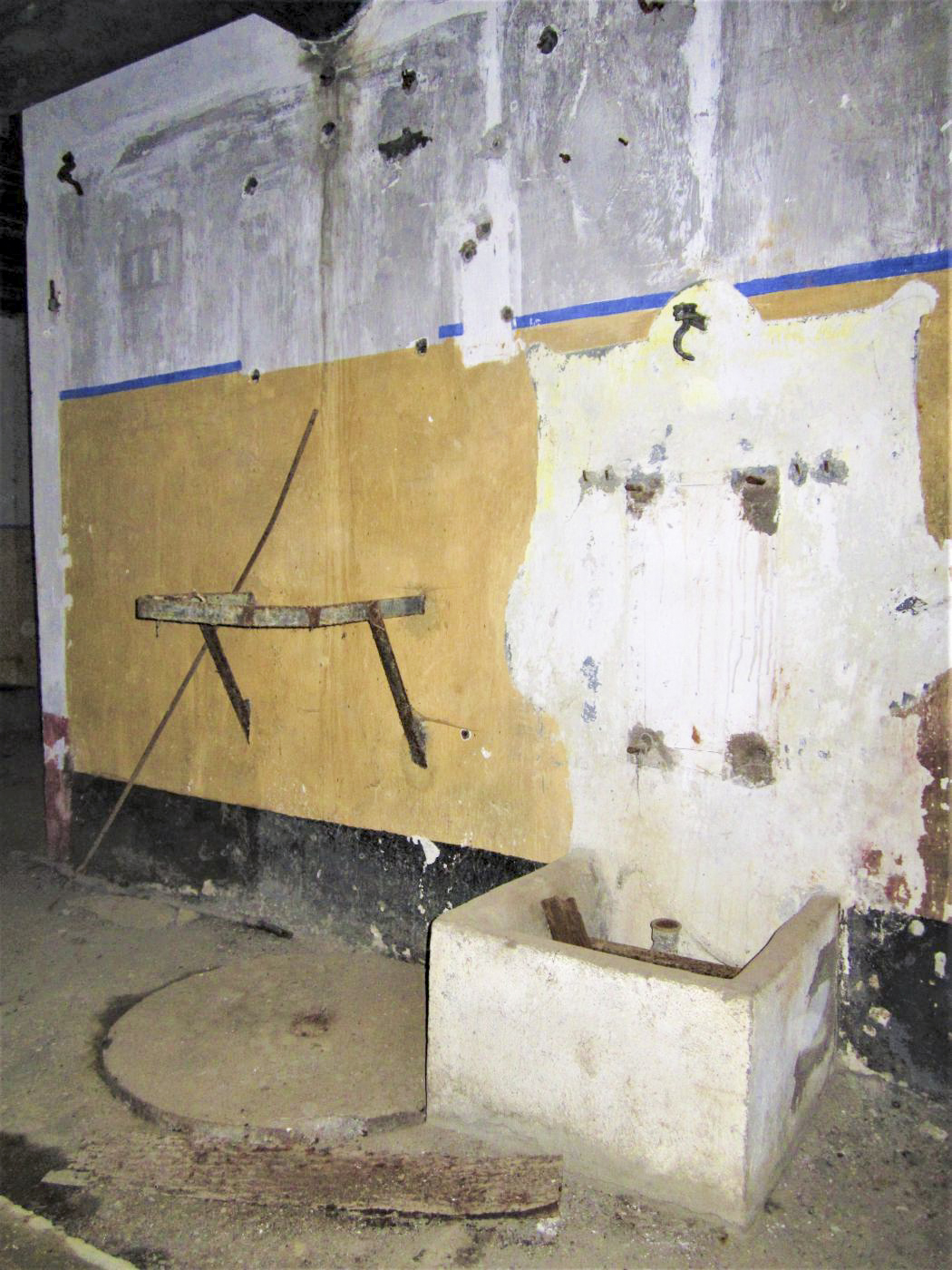 Ligne Maginot - BAMBIDERSTROFF SUD - C71 - (Casemate d'infanterie) - Puits et emplacement de la pompe - Gregory Fuchs