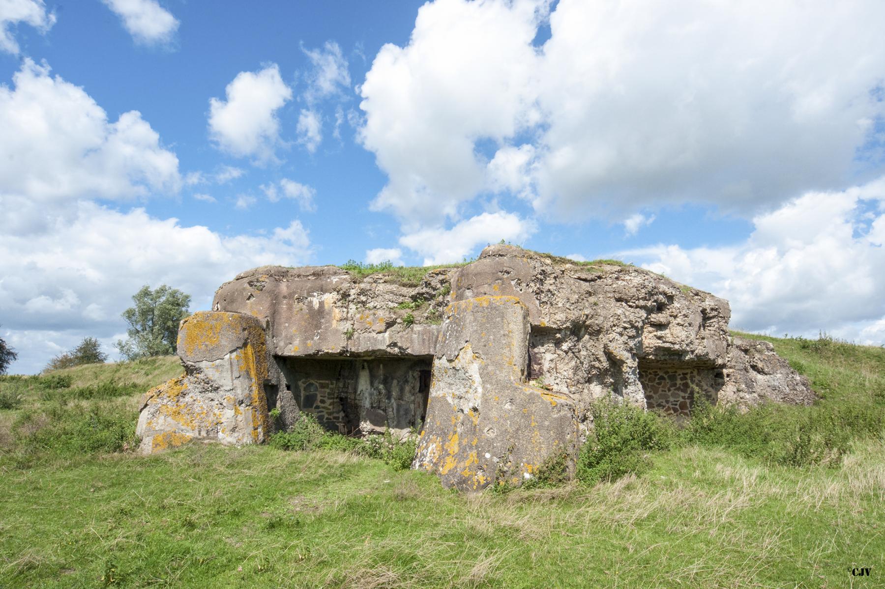 Ligne Maginot - CREVECOEUR - (Casemate d'infanterie - double) -  - Lia VERMEULEN