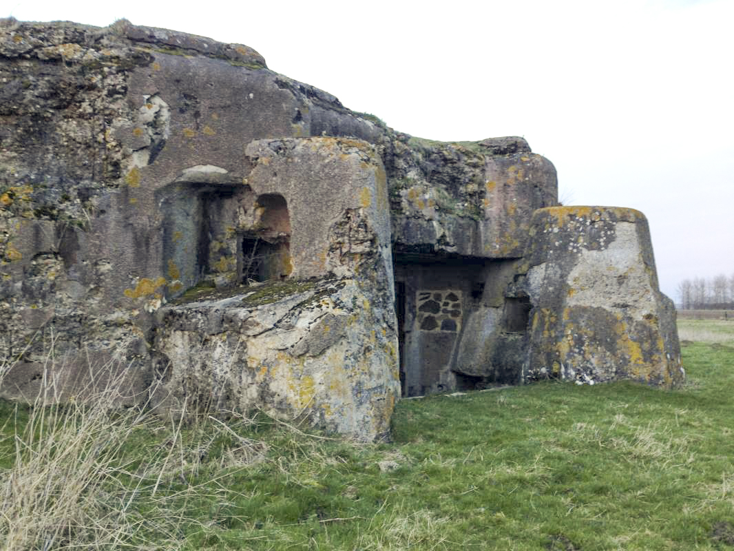 Ligne Maginot - CREVECOEUR - (Casemate d'infanterie - double) - Vue de coté d'une chambre de tir - d.sprimont