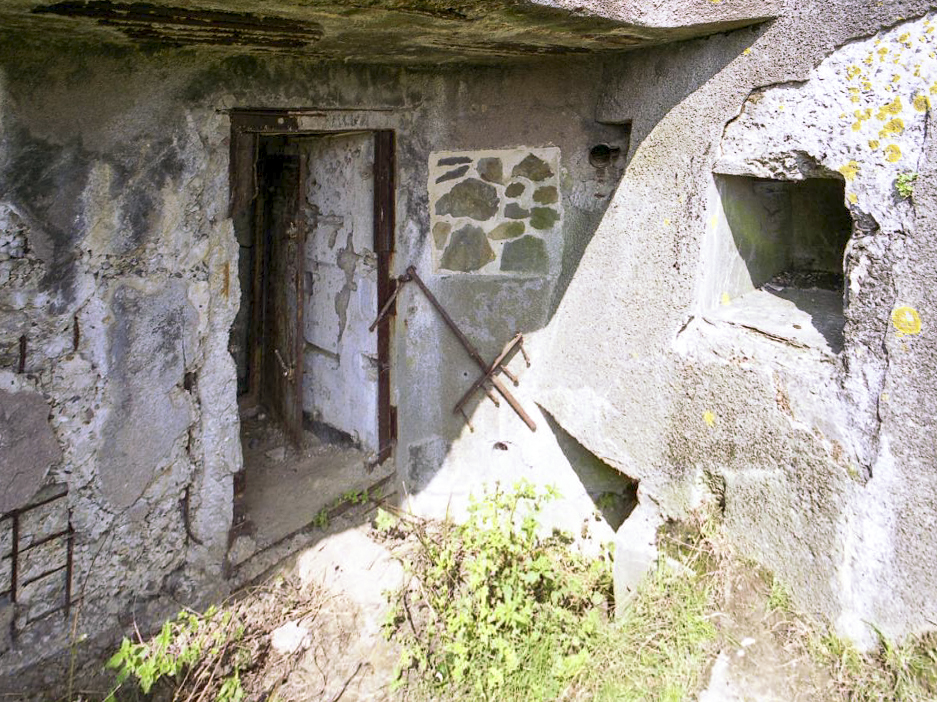 Ligne Maginot - CREVECOEUR - (Casemate d'infanterie - double) -  - Valentin Hemmert