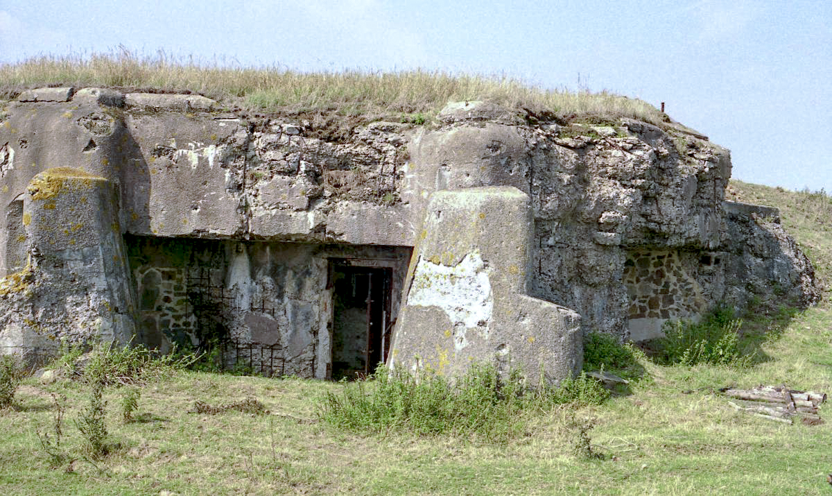 Ligne Maginot - CREVECOEUR - (Casemate d'infanterie - double) -  - Valentin Hemmert