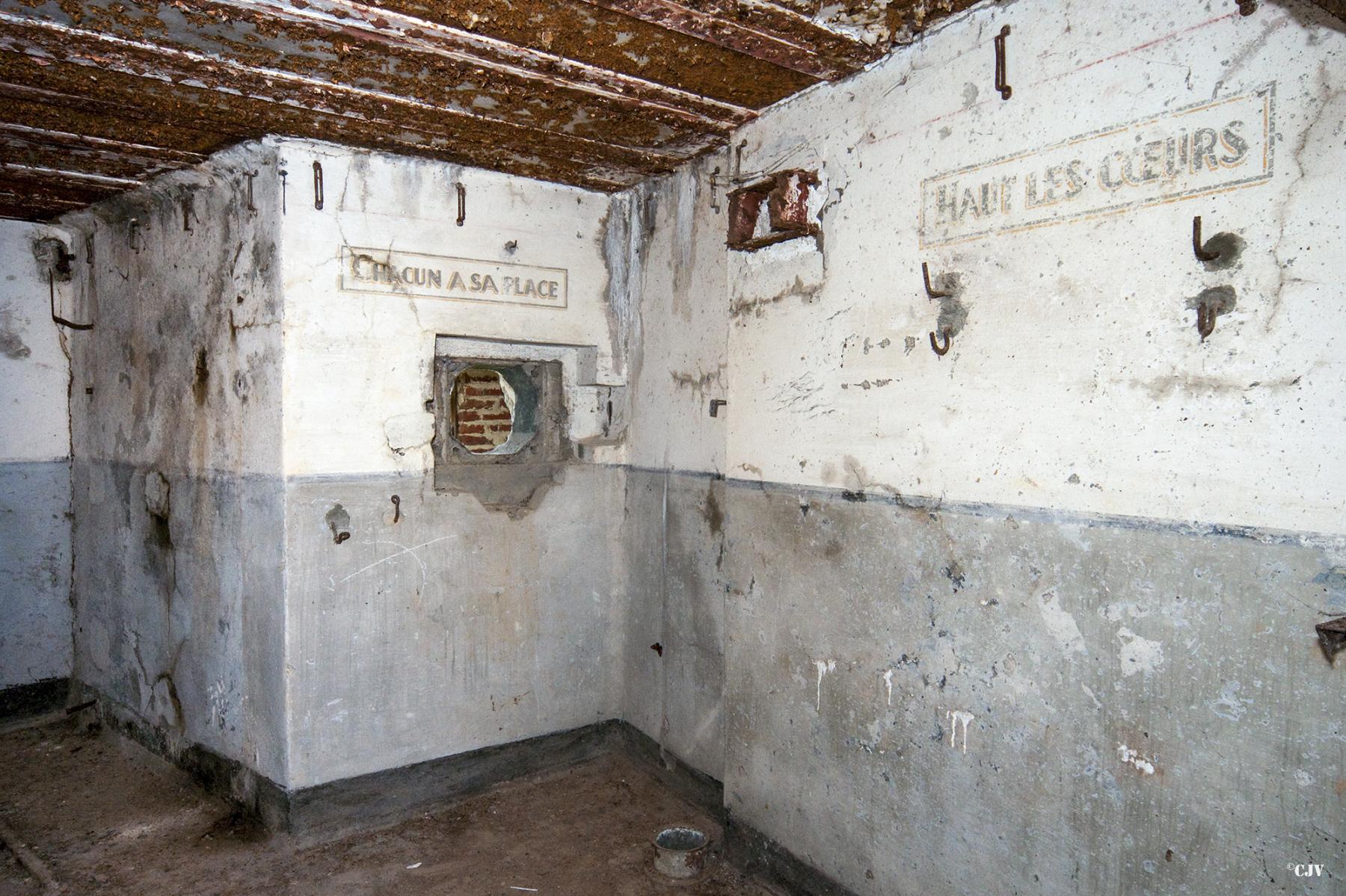 Ligne Maginot - CREVECOEUR - (Casemate d'infanterie - double) -  - Lia VERMEULEN