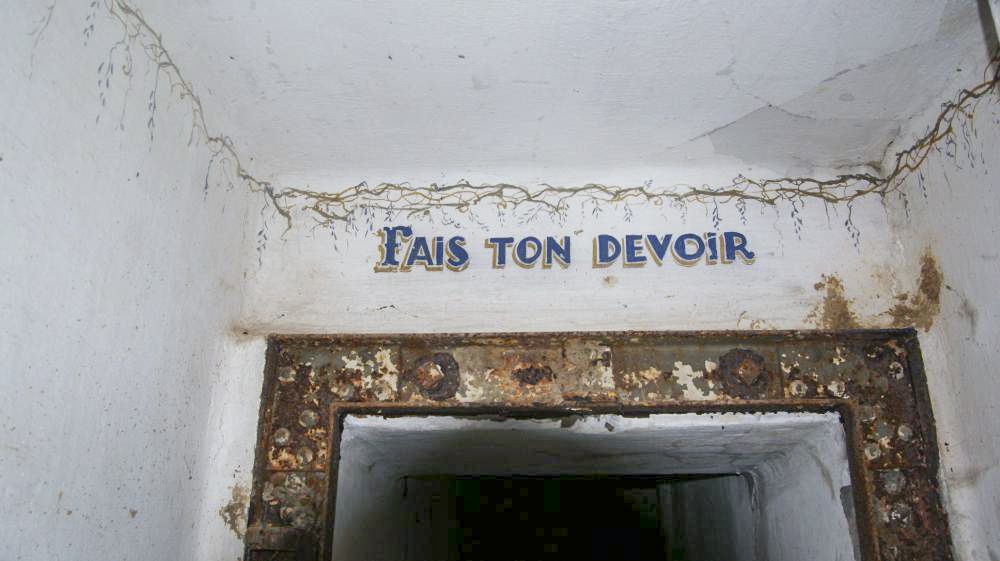 Ligne Maginot - CREVECOEUR - (Casemate d'infanterie - double) - De superbes fresques - segers