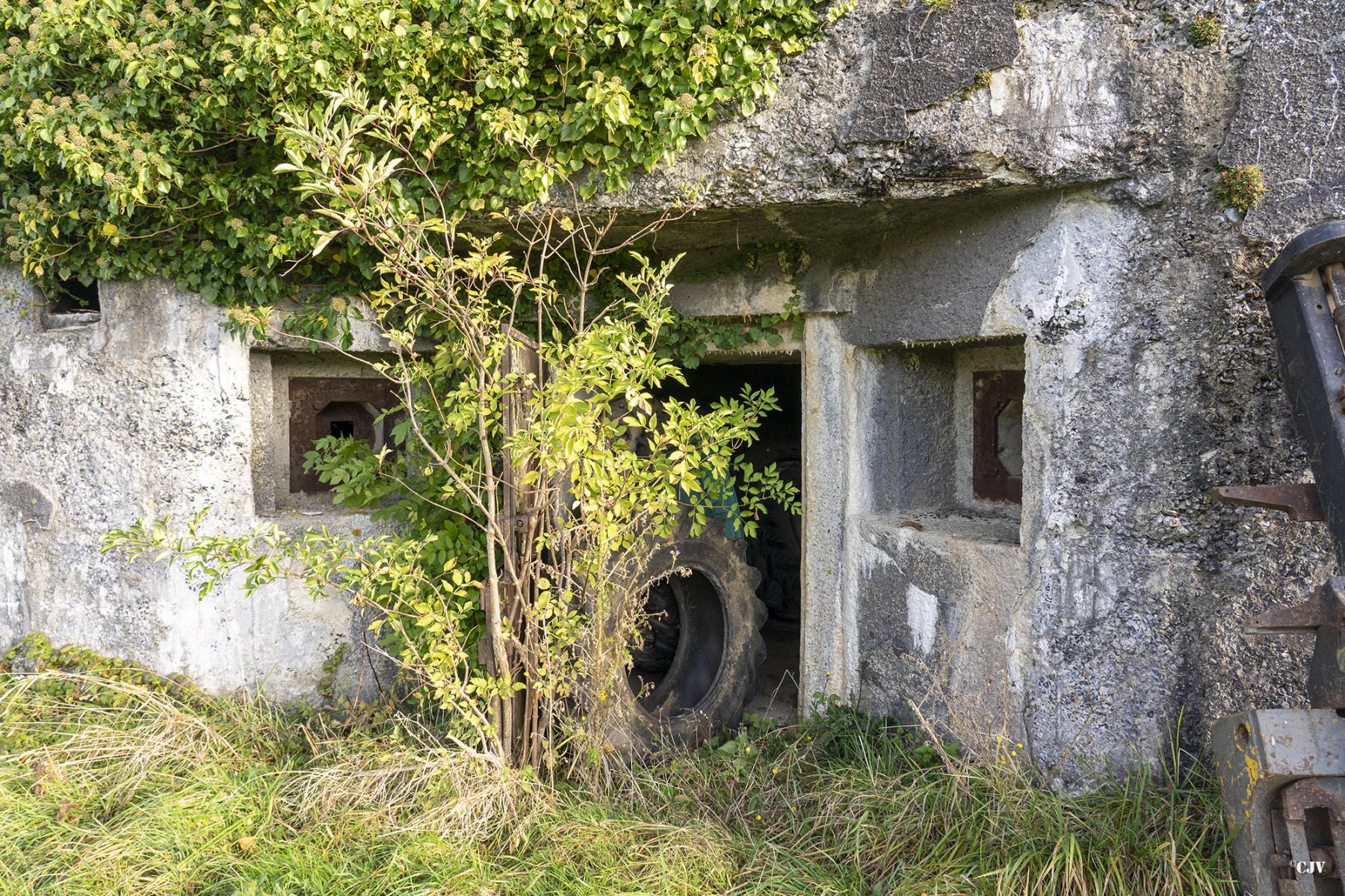 Ligne Maginot - B512 - WARGNIES LE GRAND OUEST - (Blockhaus pour canon) - L'entrée - Lia VERMEULEN