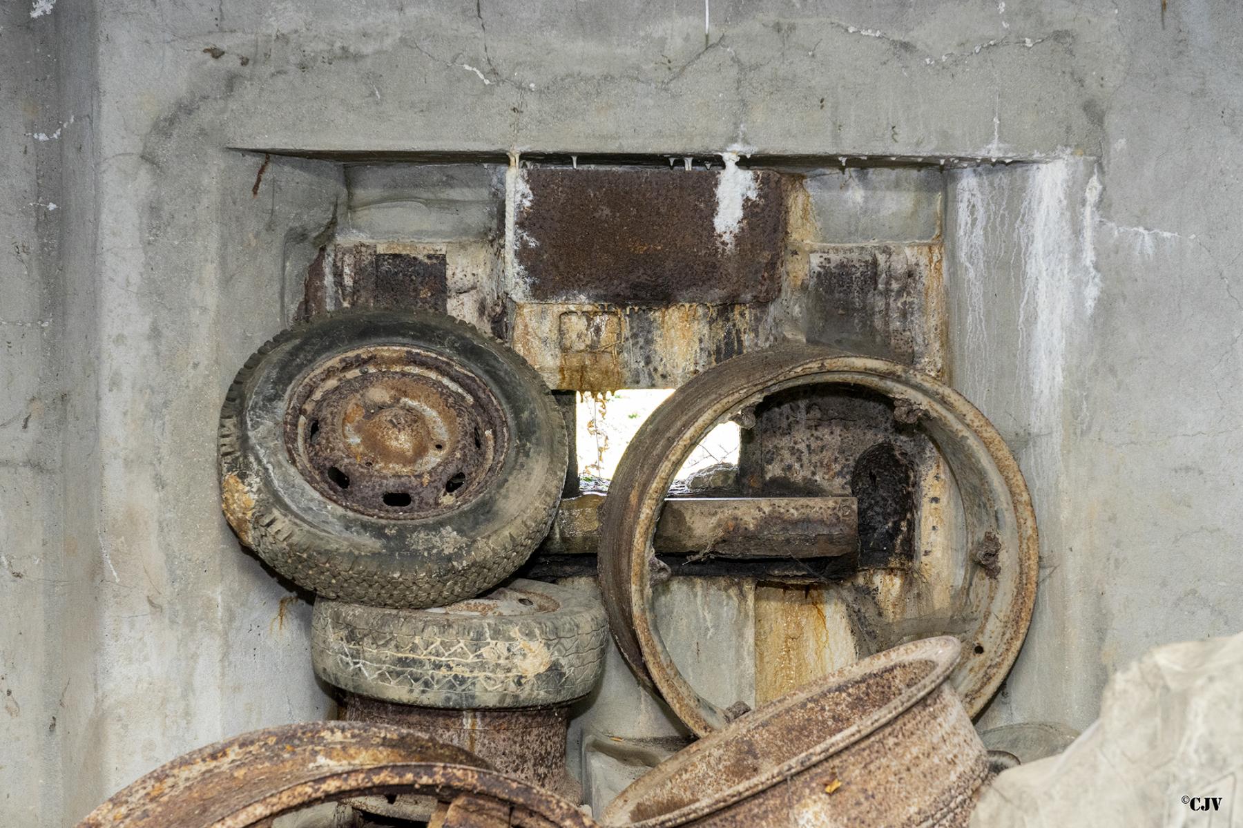 Ligne Maginot - B512 - WARGNIES LE GRAND OUEST - (Blockhaus pour canon) - L'embrasure Ouest - Lia VERMEULEN
