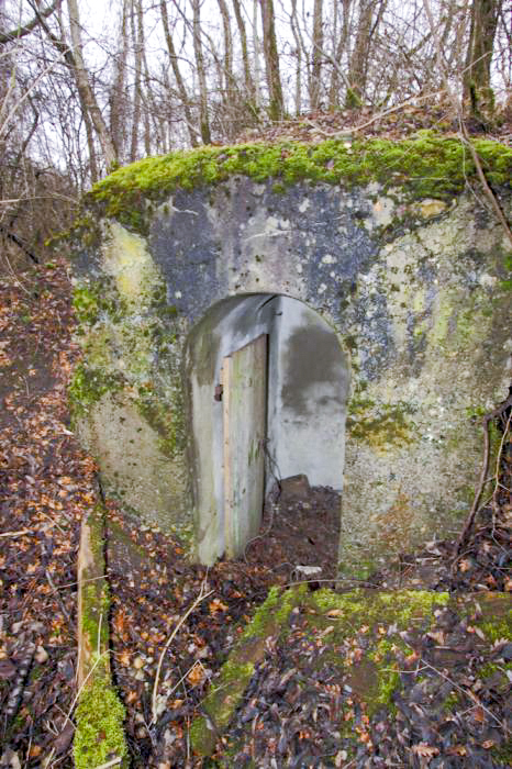 Ligne Maginot - ECLUSE D'HIRTZFELDEN NORD - (Blockhaus pour arme infanterie) - Entrée du blockhaus - Les Gardiens du Rhin