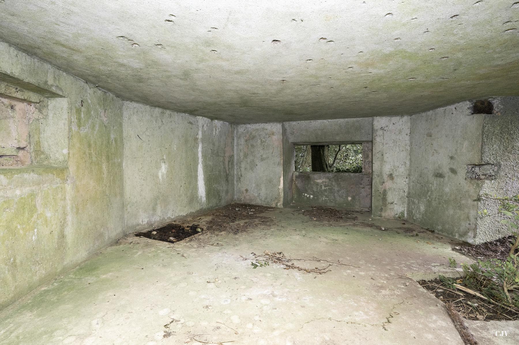 Ligne Maginot - B522 - L'AUNELLE NORD - (Blockhaus pour canon) - Créneau sud-est - Lia VERMEULEN