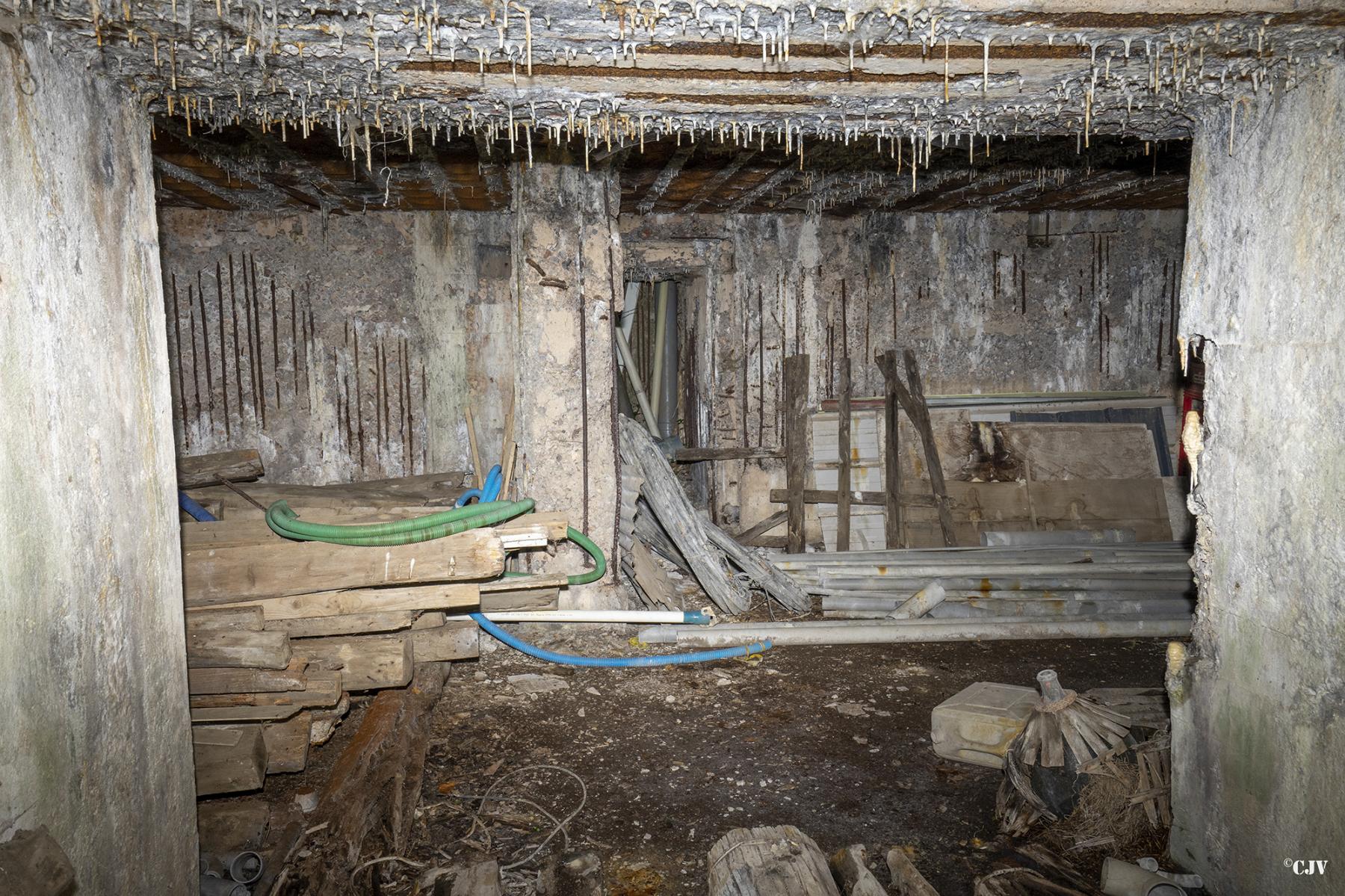 Ligne Maginot - CEZF-6 - FERME DES TILLEULS - (Blockhaus pour canon) - L'entrée du matériel - Lia VERMEULEN