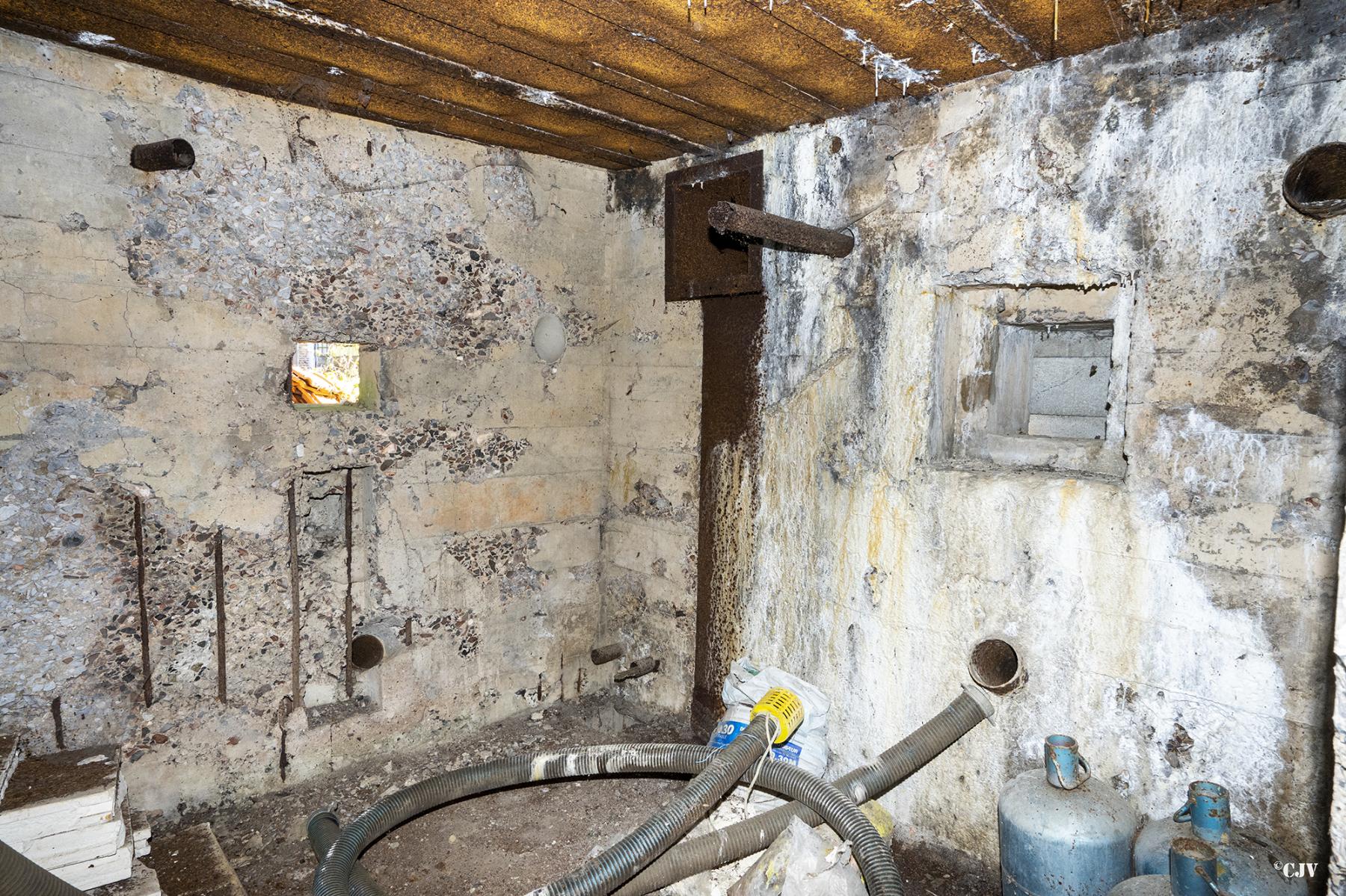 Ligne Maginot - CEZF-6 - FERME DES TILLEULS - (Blockhaus pour canon) - Petit chambre de tir - Lia VERMEULEN