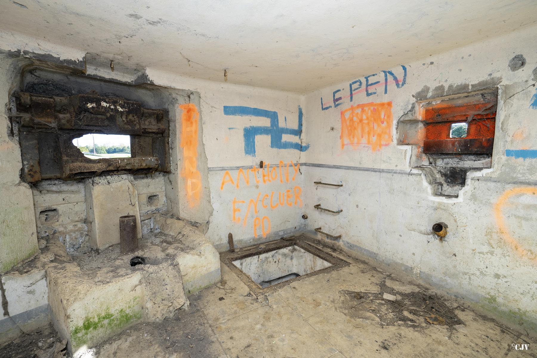 Ligne Maginot - B535 - BOIS-CRETE - (Blockhaus pour canon) - L’accès à l'étage inférieur - Lia VERMEULEN