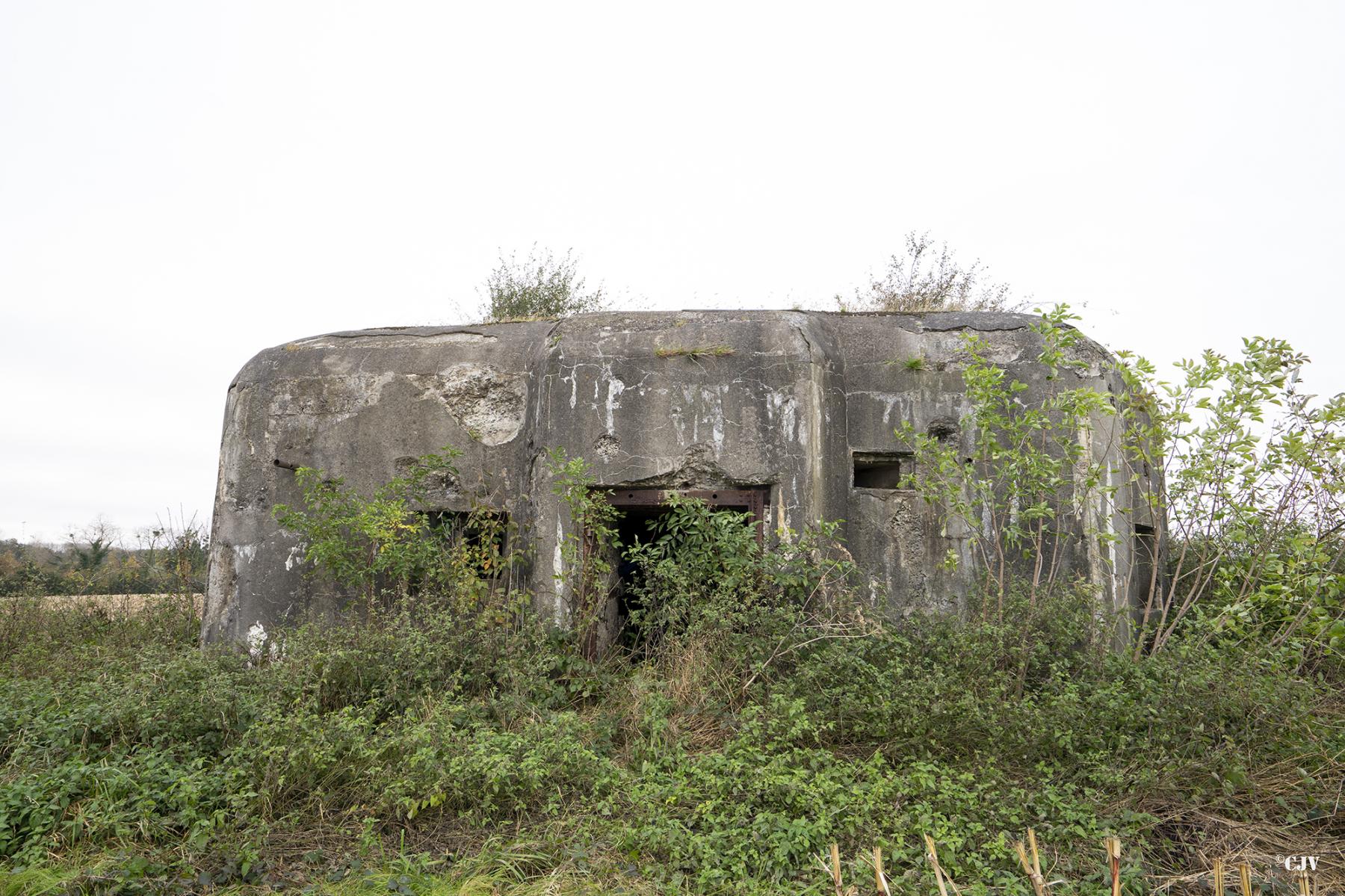 Ligne Maginot - B550 - LA BOETE - (Blockhaus pour canon) - L'entrée - Lia VERMEULEN