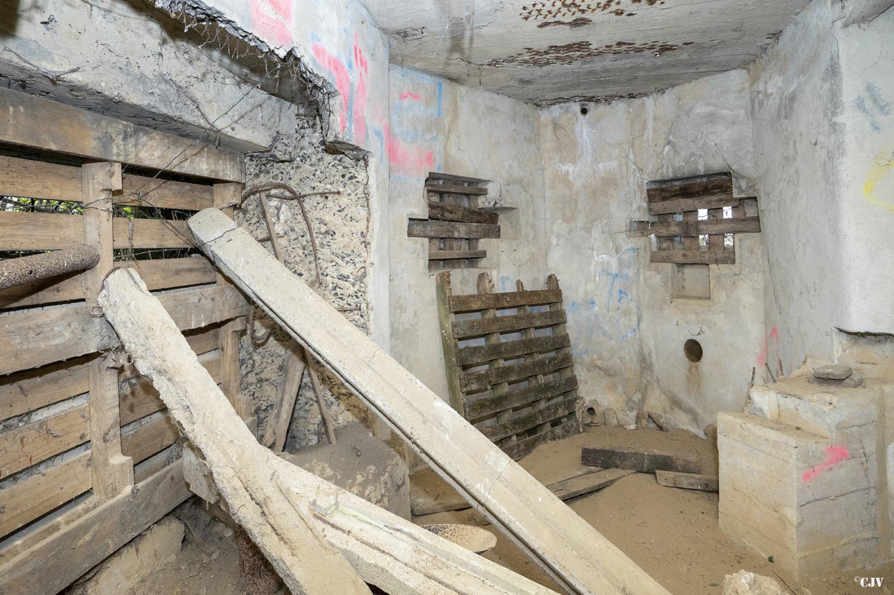 Ligne Maginot - B553 - FERME CAMBRON - (Blockhaus pour canon) - Intérieur coté Est - Lia VERMEULEN