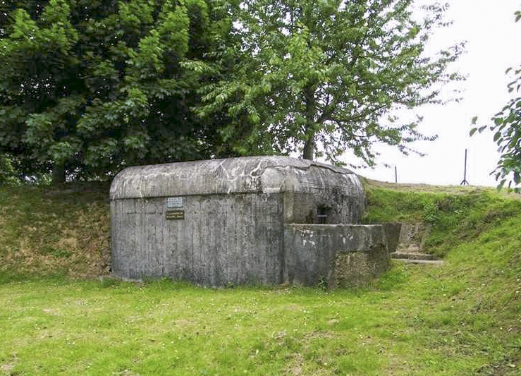 Ligne Maginot - FORT DE LEVEAU - (Chambre de coupure - Avec central) -  - Jean-Louis AUBLET & Sylvie MAINGUIN