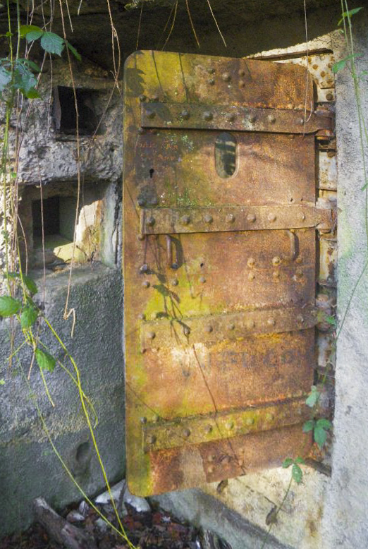 Ligne Maginot - C24 - VIVIER NUTHIAU EST - (Casemate d'infanterie) - Porte d'entrée - Decayeux Jérôme