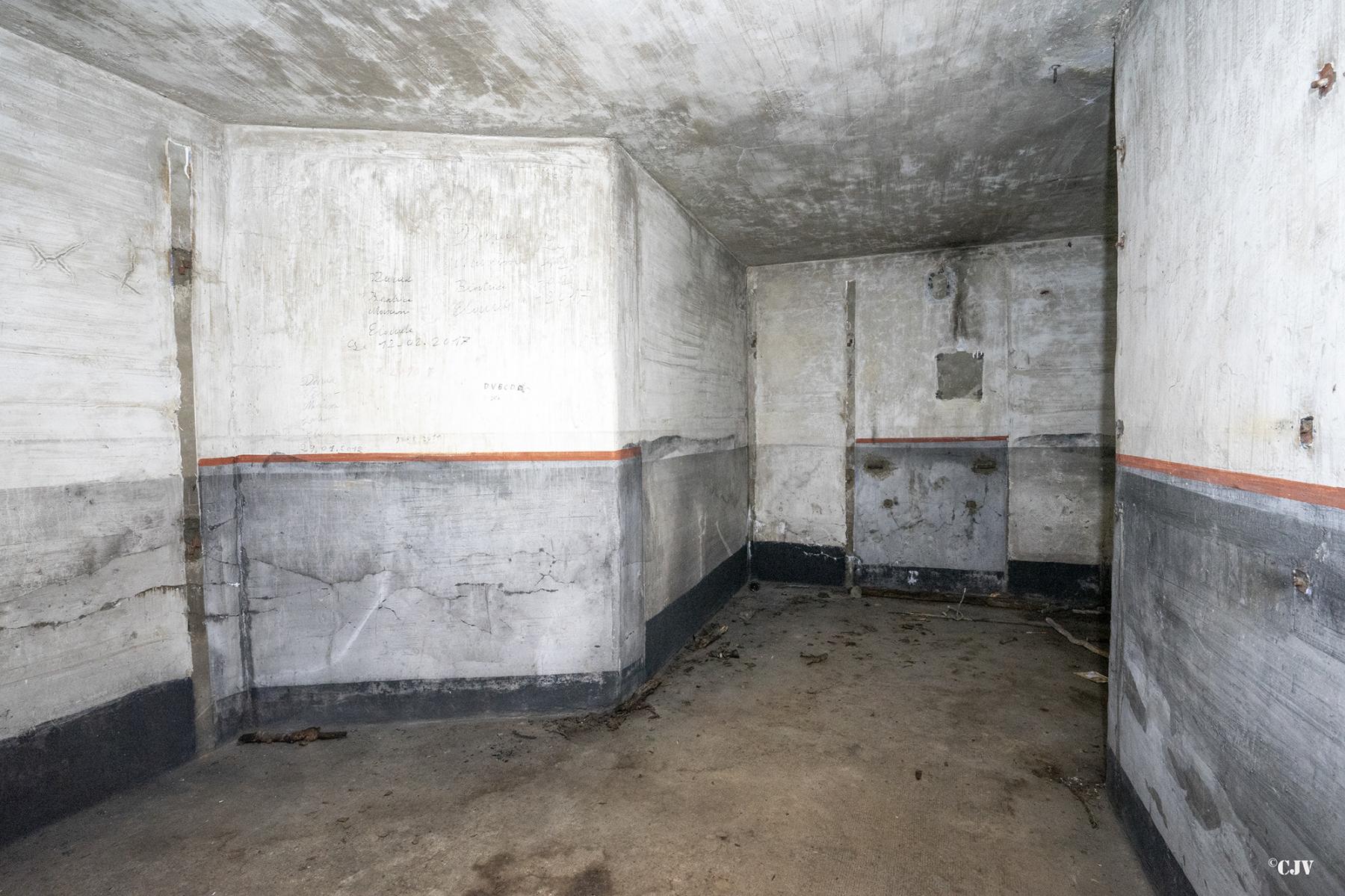 Ligne Maginot - C24 - VIVIER NUTHIAU EST - (Casemate d'infanterie) - Dortoir - Lia VERMEULEN