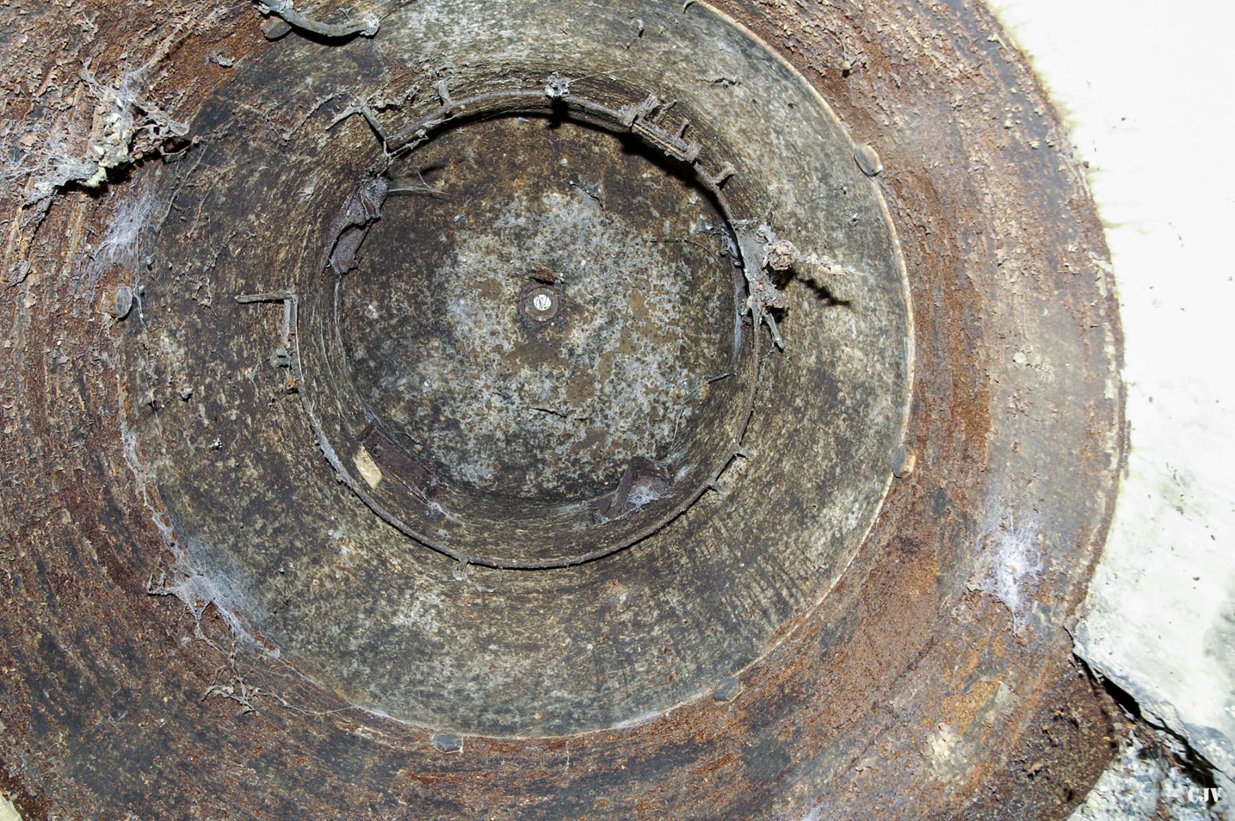 Ligne Maginot - C26 - PORQUERIE OUEST - (Casemate d'infanterie) - La cloche - Lia VERMEULEN