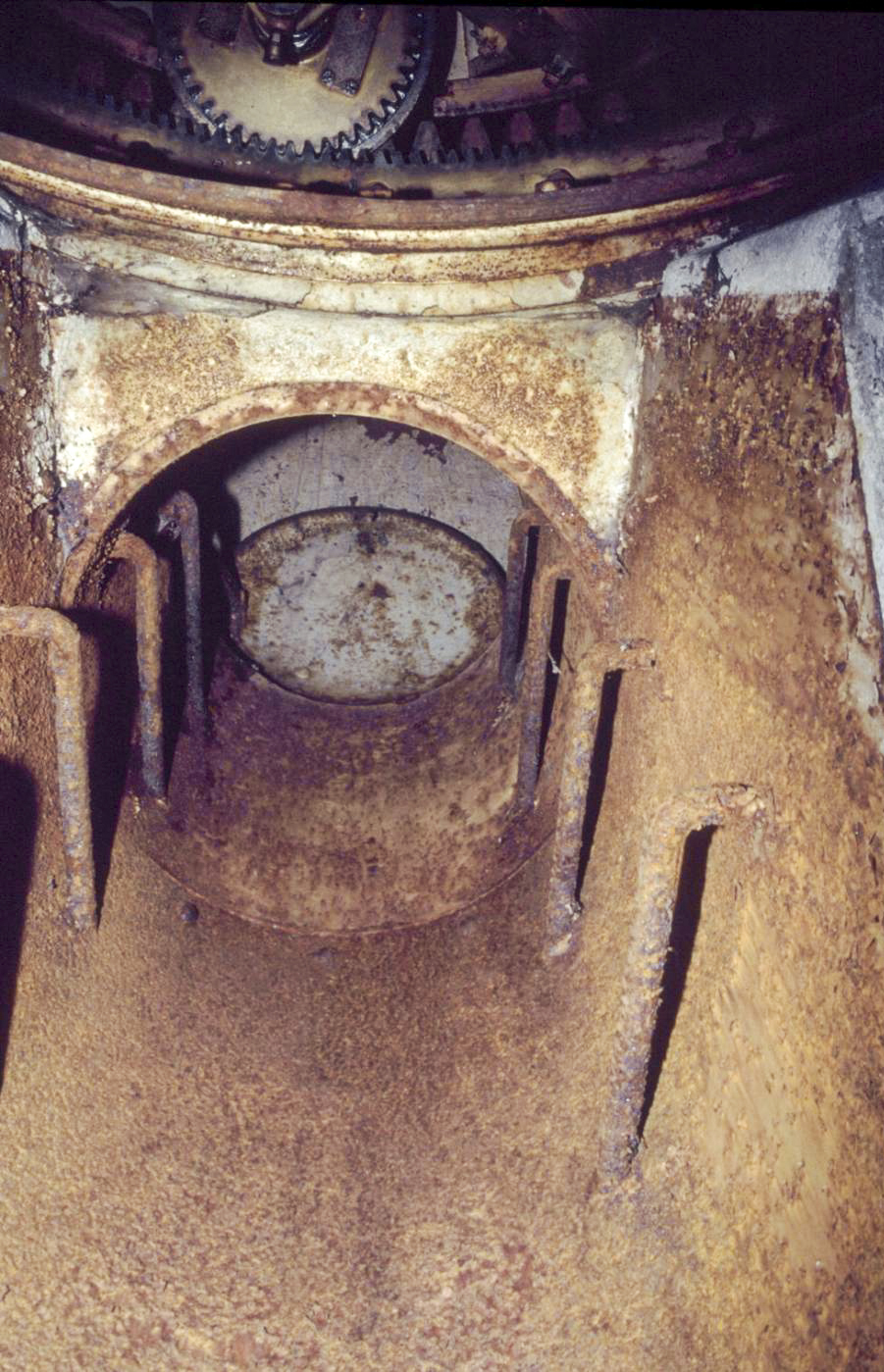 Ligne Maginot - COUME ANNEXE NORD - A30 - (Ouvrage d'infanterie) - Tourelle mitrailleuses
Échelle vers l'avant cuirasse - ammagsdr