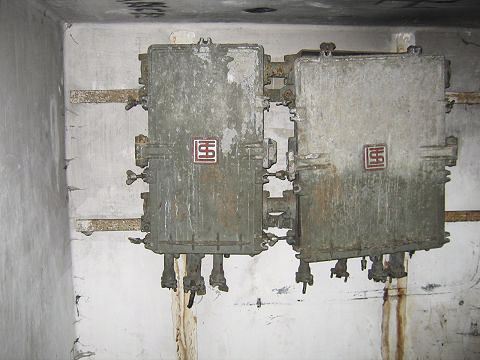 Ligne Maginot - E' - (Chambre de coupure - Avec central) - Boitiers refermés - Pascal LAMBERT