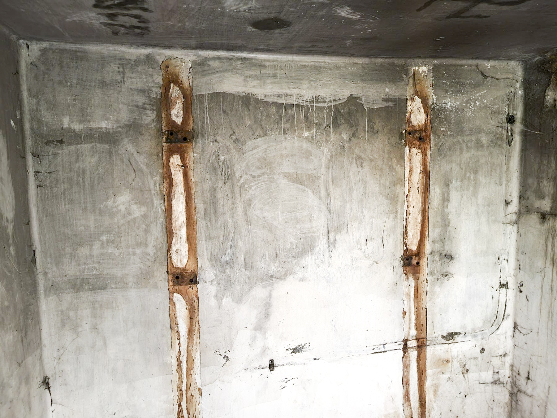 Ligne Maginot - E' - (Chambre de coupure - Avec central) - Ancien emplacement des boîtiers répartiteurs. - DK_Antoine4