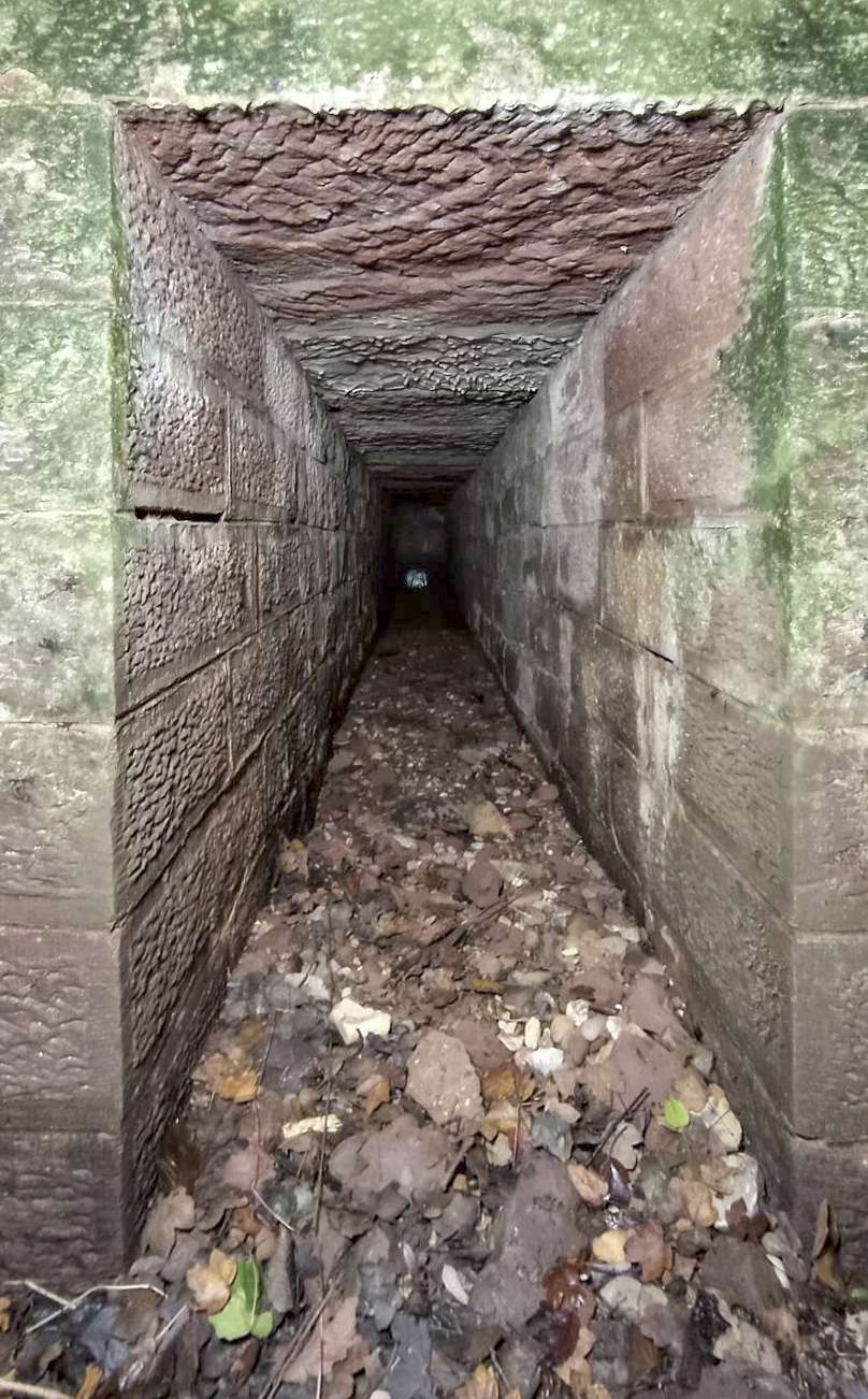 Ligne Maginot - VERLORENERBACH - (Blockhaus pour arme infanterie) - Entrée de la galerie sous la piste coté droit - Baptiste GAUDIN