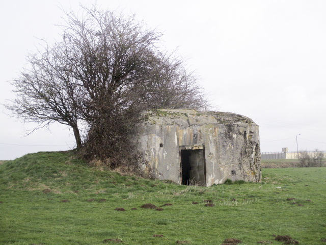 Ligne Maginot - B626 - FAUBOURG D'ASSEVENT - (Blockhaus pour canon) - Situé dans un pré clôturé. - Smardz Félix